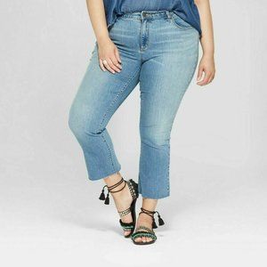 NWT Women's Universal Thread Kick Boot Crop 20W